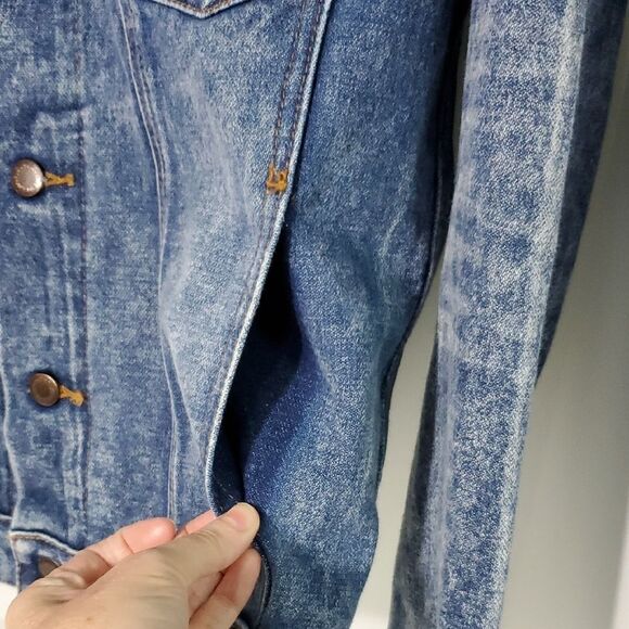 Wrangler Men's Denim Vintage Blast Trucker Denim Jean Jacket Size S - Picture 4 of 8
